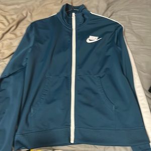 Women’s medium blue Nike lightweight jacket